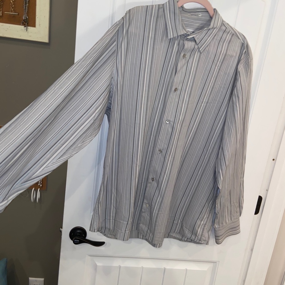 Calvin Klein Button Up - Picture 3 of 11
